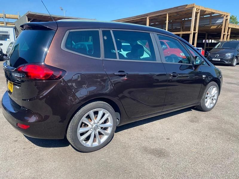 Used Vauxhall Zafira Tourer SRi 140 HP (102 kW) 2015 Brown MPV