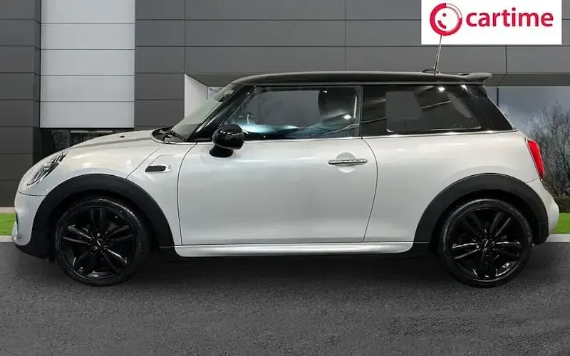 Used Mini Cooper Hatch 136 HP (100 kW) 2021 Hatchback