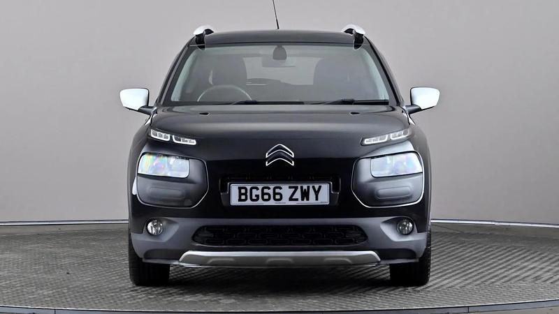 Used Citroën C4 Cactus Rip Curl 100 HP (73 kW) 2016 Black Hatchback