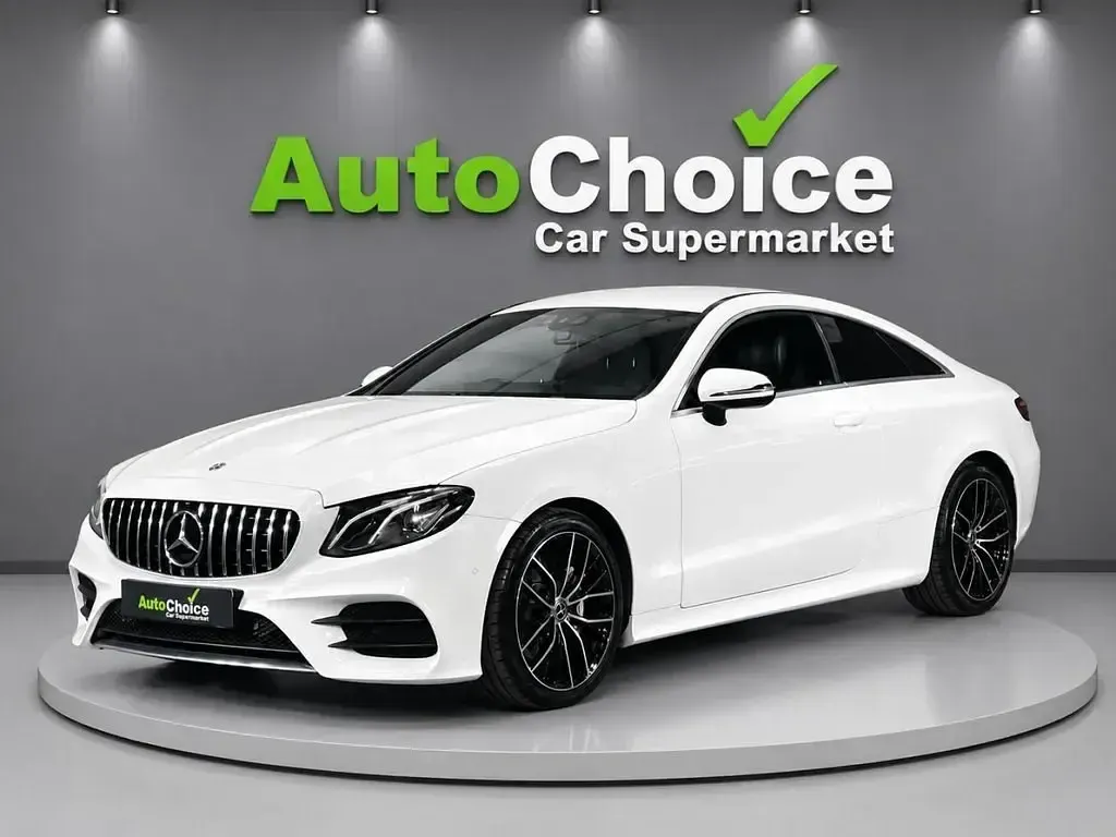 Usado Mercedes E220 AMG line 194 HP (142 kW) 2018 Branco Coupé