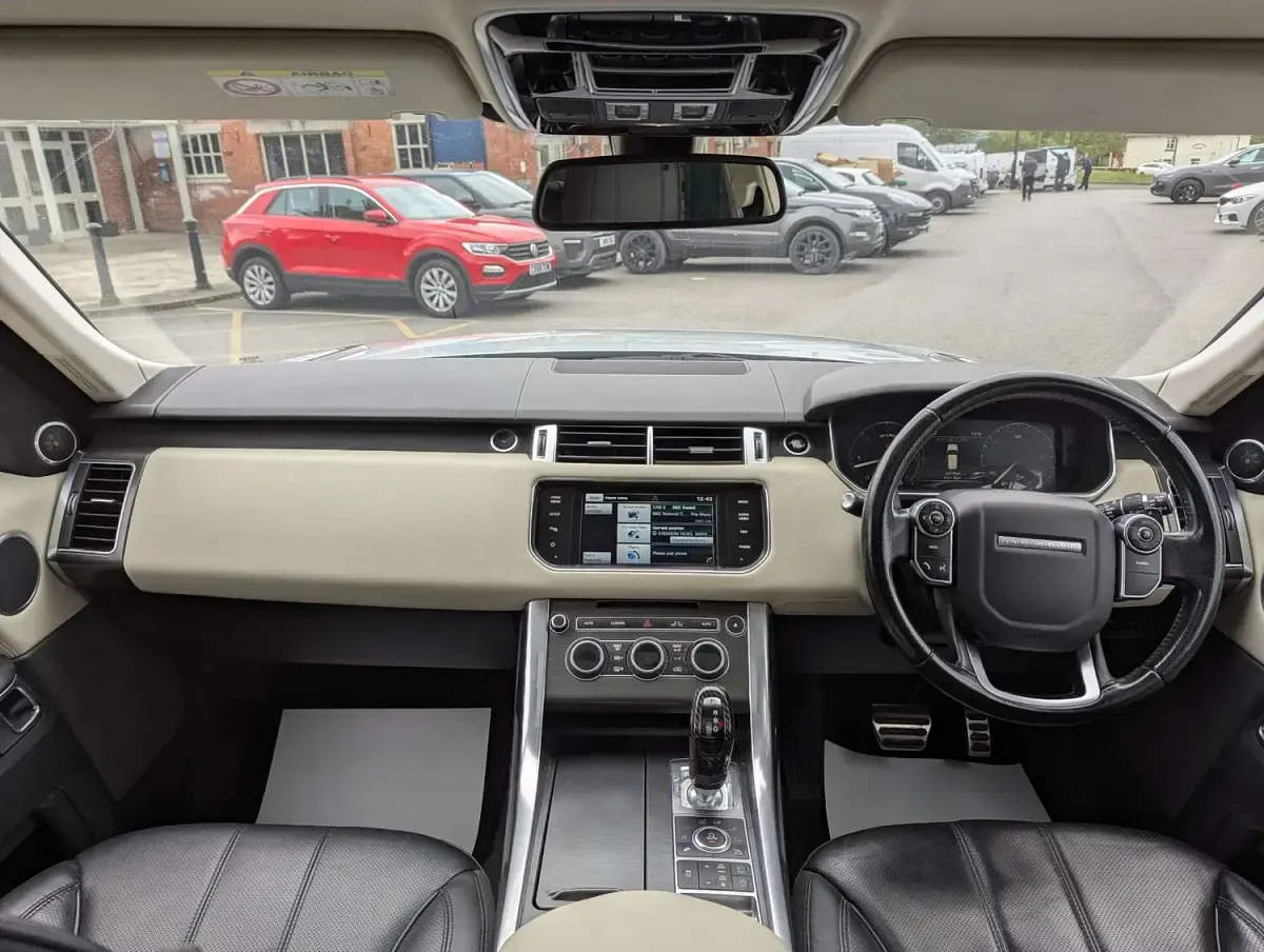 Used Land Rover Range Rover HSE Dynamic 258 HP (189 kW) 2015 Silver SUV