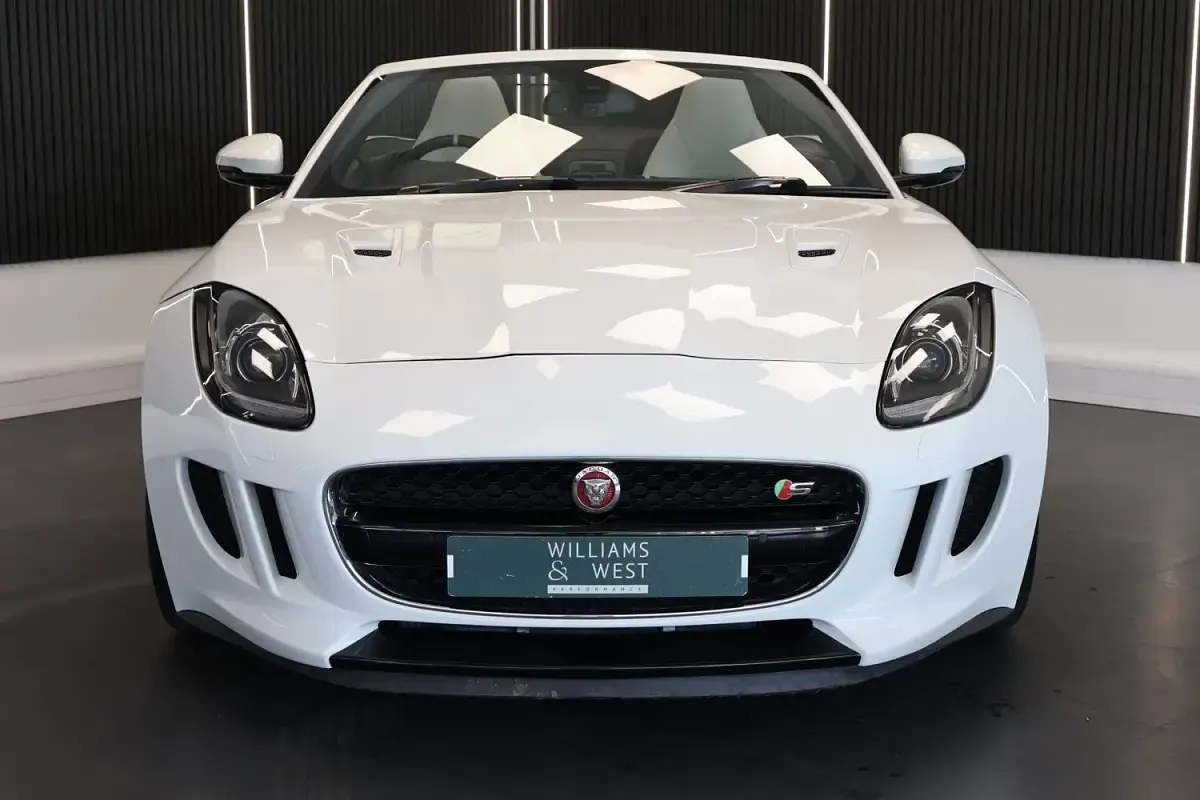 Used Jaguar F-Type Supercharged 380 HP (279 kW) 2015 White Cabriolet