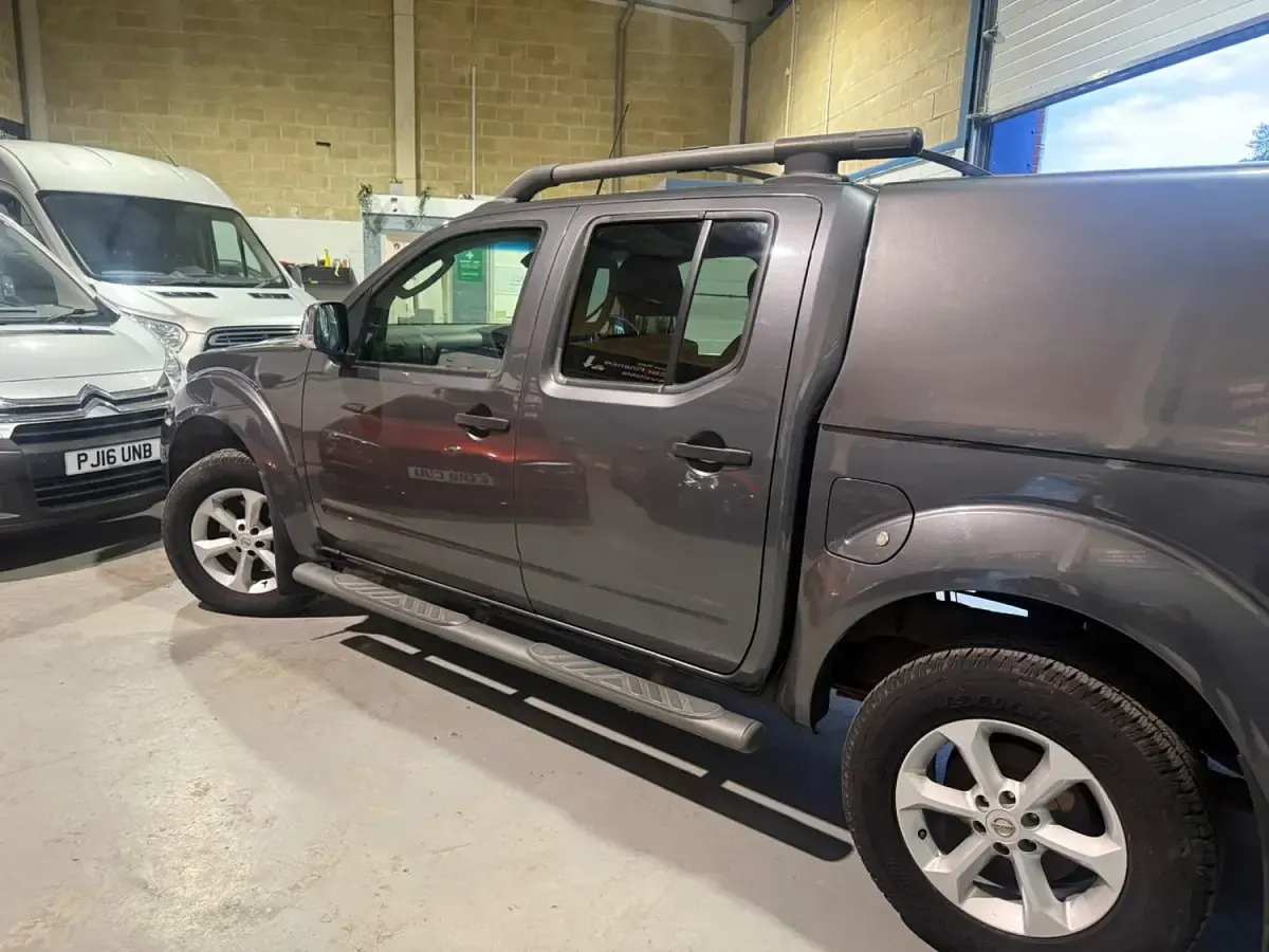 Usado Nissan Navara Tekna 2015 Gris Pickup/Camioneta