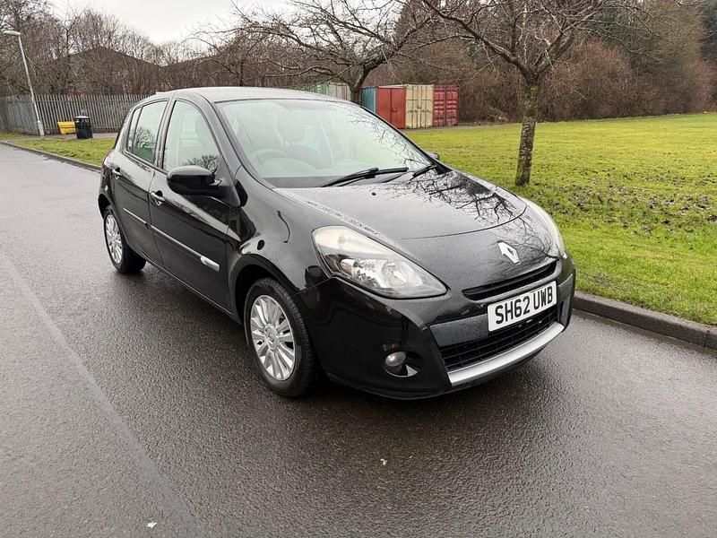 Used Renault Clio IV Expression+ 74 HP (54 kW) 2012 Black Hatchback