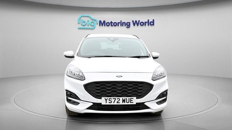 Used Ford Kuga ST-Line 225 HP (165 kW) 2022 White SUV