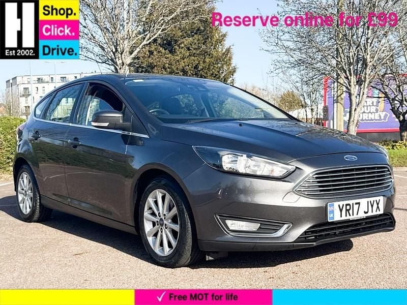 Used Ford Focus Titanium 100 HP (73 kW) 2017 Grey Hatchback