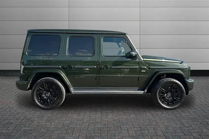 Usado Mercedes G580 AMG line 431 kW (587 HP) 2025 Verde SUV