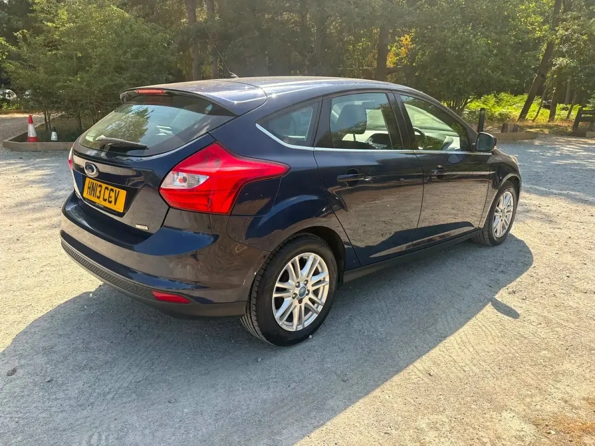 Used Ford Focus Titanium 125 HP (91 kW) 2013 Blue Hatchback