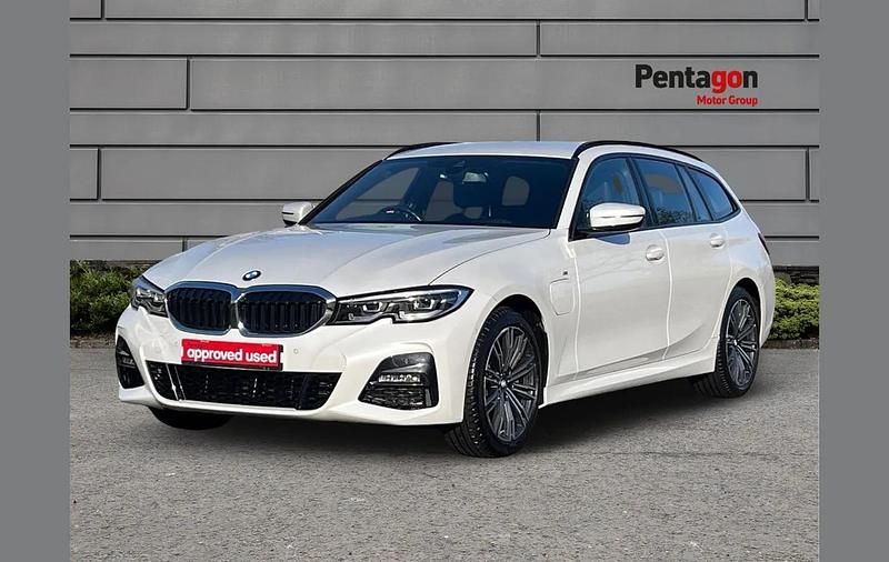 Used BMW 330e M Sport 288 HP (211 kW) 2021 White Estate
