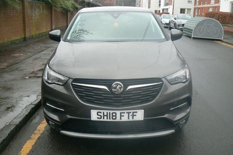 Used Vauxhall Grandland X Sport 130 HP (95 kW) 2018 Grey SUV