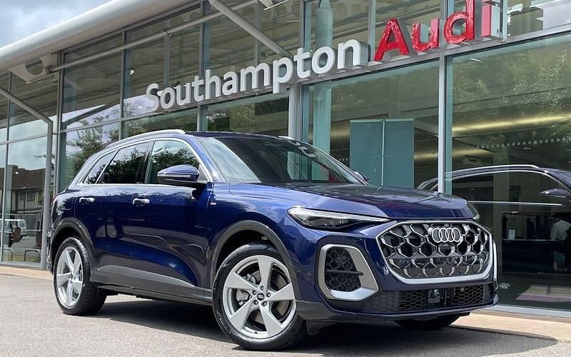 New Audi Q5 S-Line 204 HP (150 kW) 2026 Green SUV