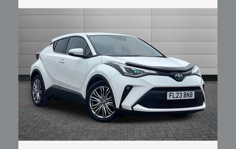 Used Toyota C-HR 122 HP (89 kW) 2023 White SUV