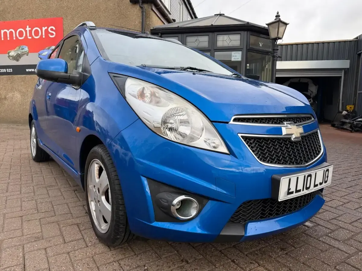 Used Chevrolet Spark LT 2010 Blue Hatchback