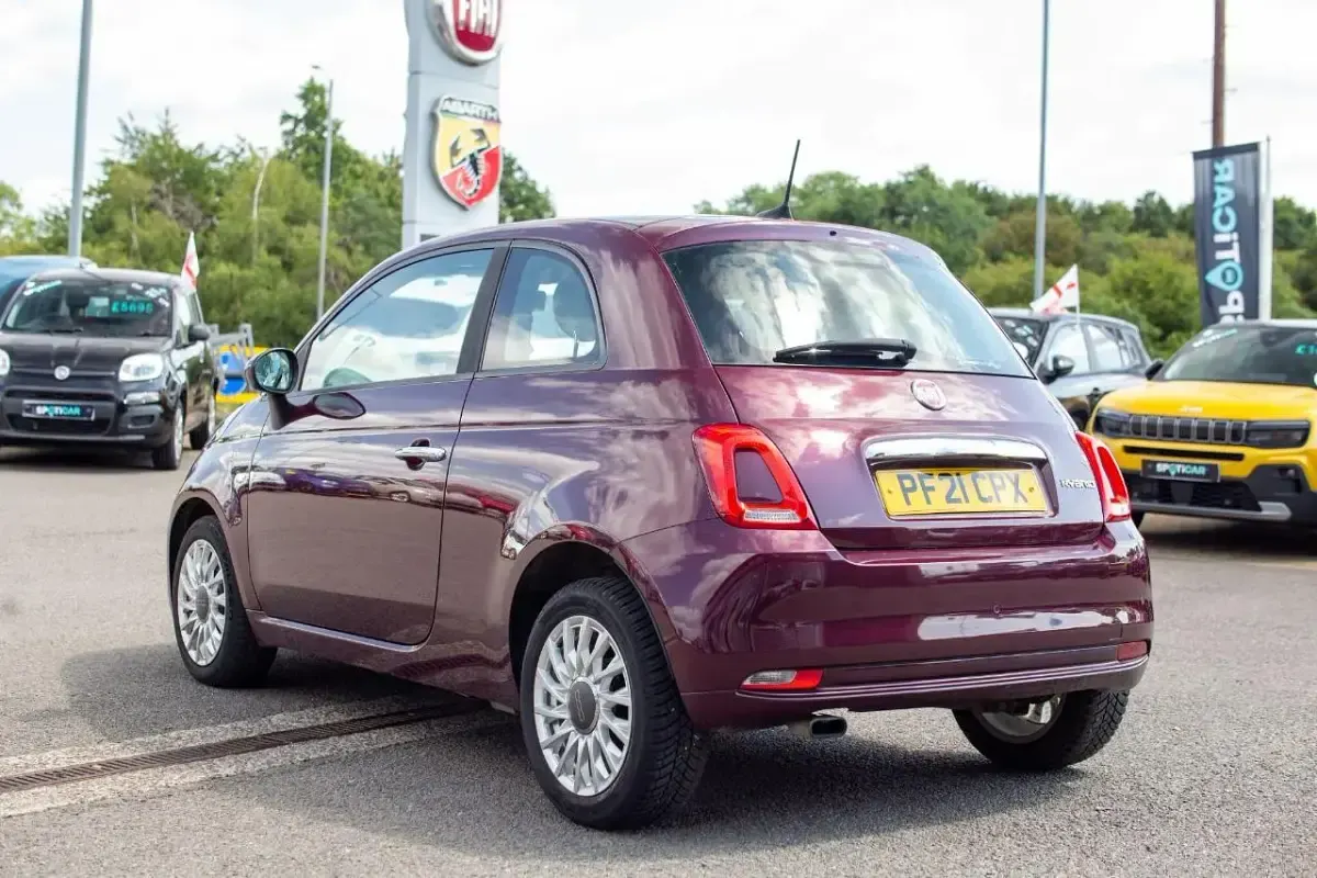 Used Fiat 500 Lounge 70 HP (51 kW) 2021 Red Hatchback