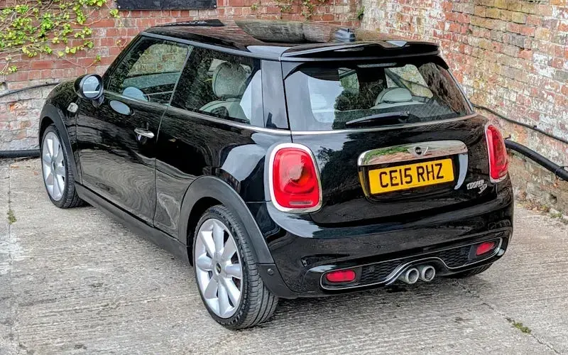Used Mini Cooper S Hatch 170 HP (125 kW) 2015 Black Hatchback
