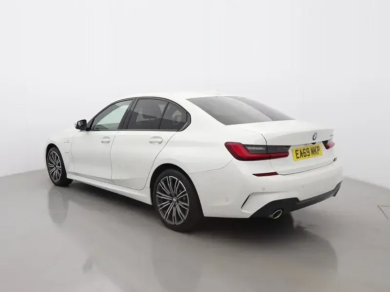 Used BMW 330e M Sport 288 HP (211 kW) 2019 White Sedan