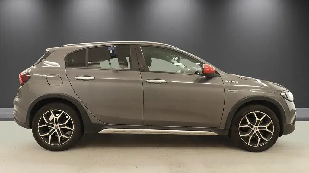 Used Fiat Tipo Red 100 HP (73 kW) 2022 Grey Hatchback
