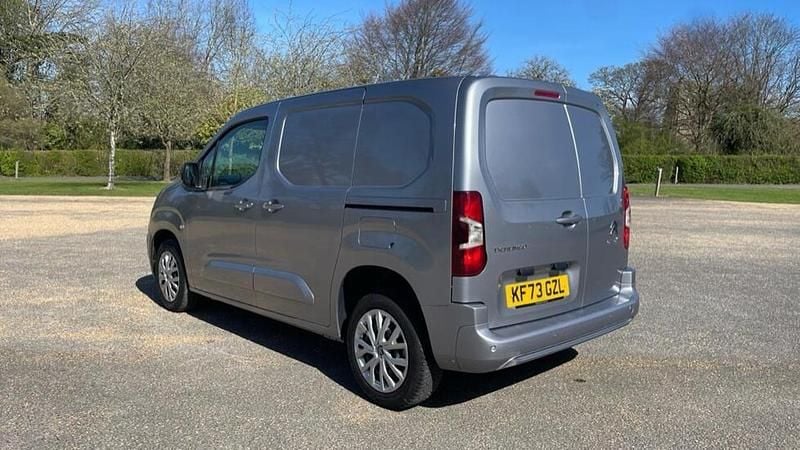 Used Citroën Berlingo 99 HP (72 kW) 2024 Grey MPV