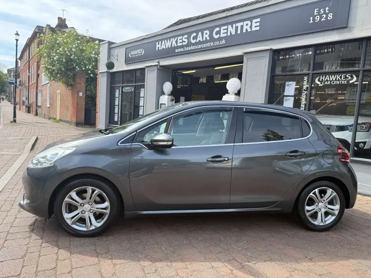 Używany Peugeot 208 Allure 68 KM (50 kW) 2012 Szary Hatchback