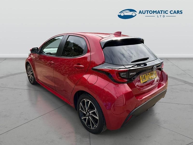 Used Toyota Yaris Hybrid Design 116 HP (85 kW) 2022 Red Hatchback