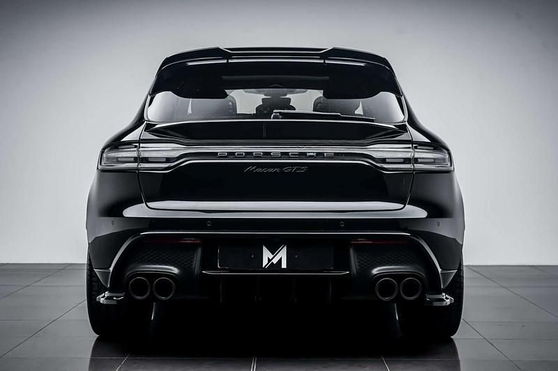 Used Porsche Macan 440 HP (323 kW) 2022 Black SUV