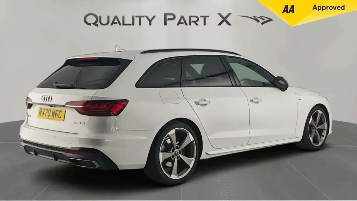 Usado Audi A4 Black Edition 163 CV (119 kW) 2020 Blanco Familiar