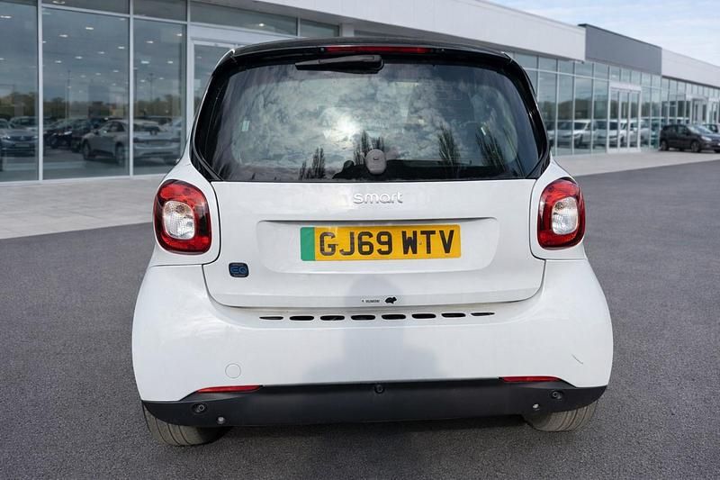 Used Smart ForTwo Electric Drive Premium 60 kW (82 HP) 2019 White Coupe