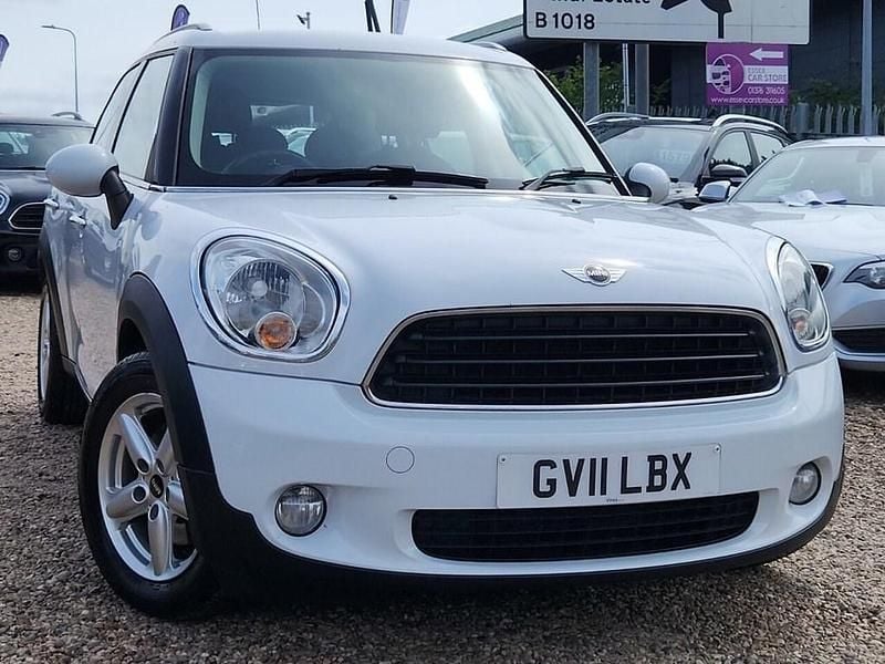 White Used 2011 Mini One D Countryman SUV | £2,995 (Fair price) - Image 1/4