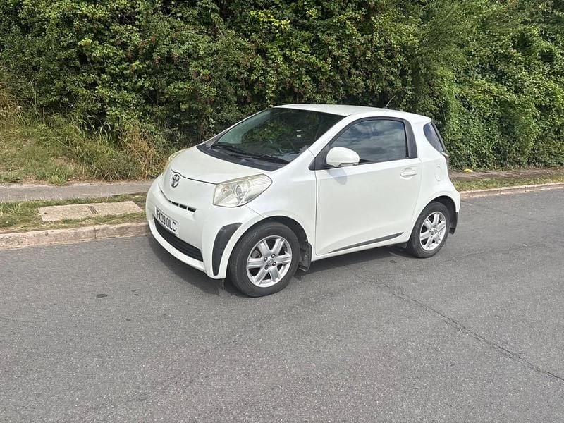 White Used 2009 Toyota iQ Hatchback | £1,995 (Fair price) - Image 1/4