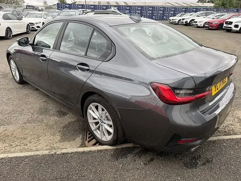 Used BMW 330e Comfort Edition 292 HP (214 kW) 2021 Grey Sedan