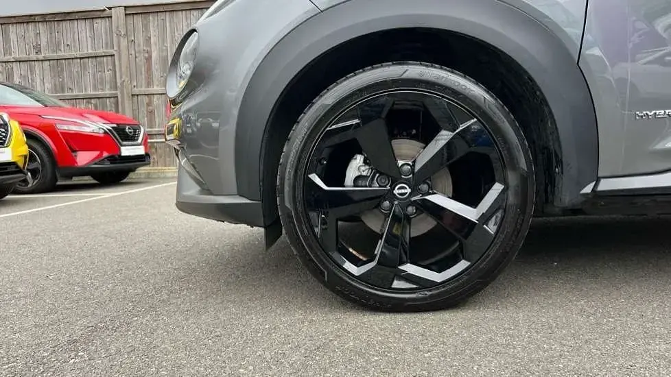 Used Nissan Juke Tekna 143 HP (105 kW) 2025 Grey SUV
