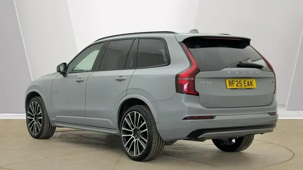 Usado Volvo XC90 Ultra 250 HP (183 kW) 2025 Cinzento SUV