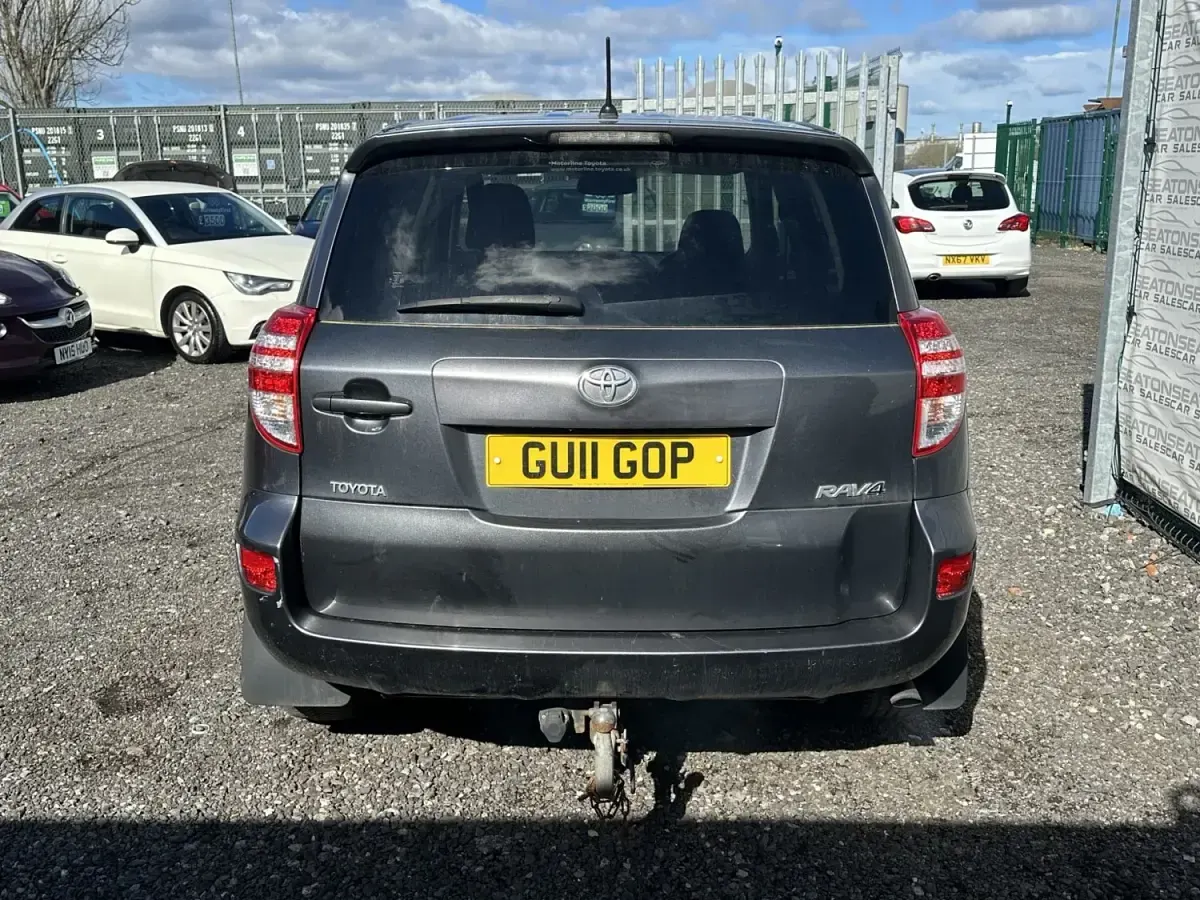Usado Toyota RAV4 150 HP (110 kW) 2011 Cinzento SUV