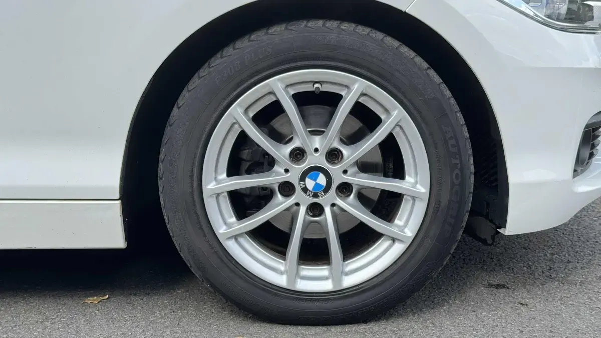 Used BMW 118 136 HP (100 kW) 2019 White Hatchback