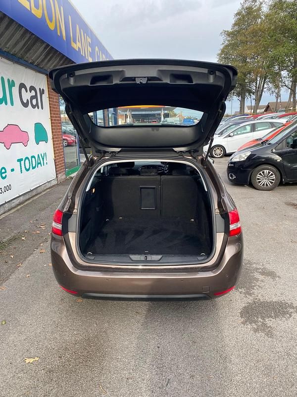 Used Peugeot 308 Active 115 HP (84 kW) 2014 Brown Estate