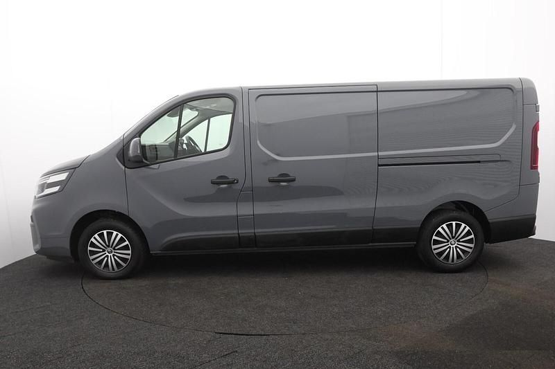 Used Nissan Primastar Acenta 110 HP (80 kW) 2024 Grey MPV