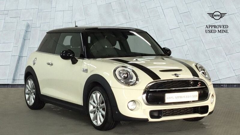 White Used 2018 Mini Cooper S Hatch Hatchback | £16,490 (Fair price) - Image 1/4