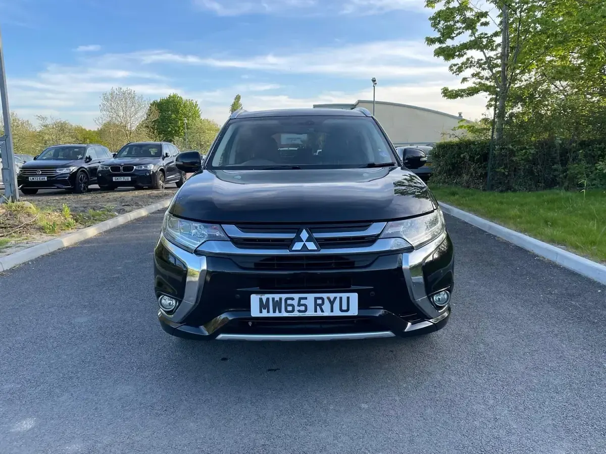 Used Mitsubishi Outlander P-HEV 2015 Black Estate