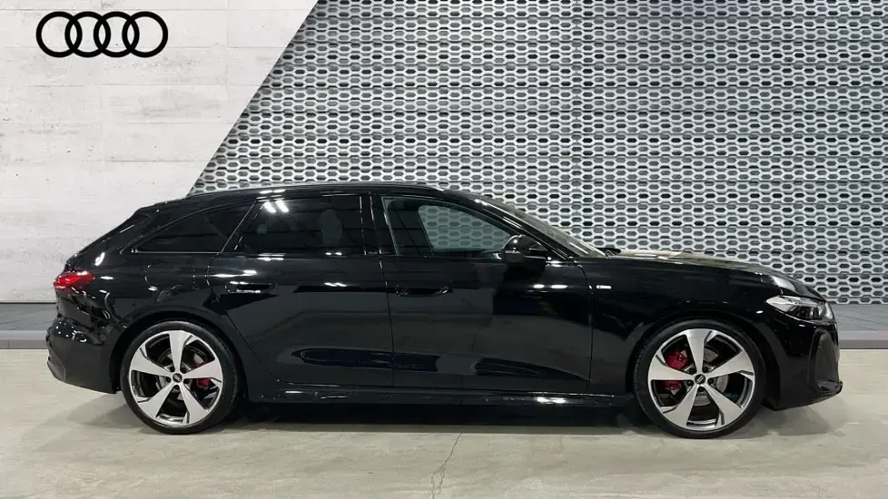 Used Audi A5 Sportback Advanced 150 HP (110 kW) 2025 Black Hatchback