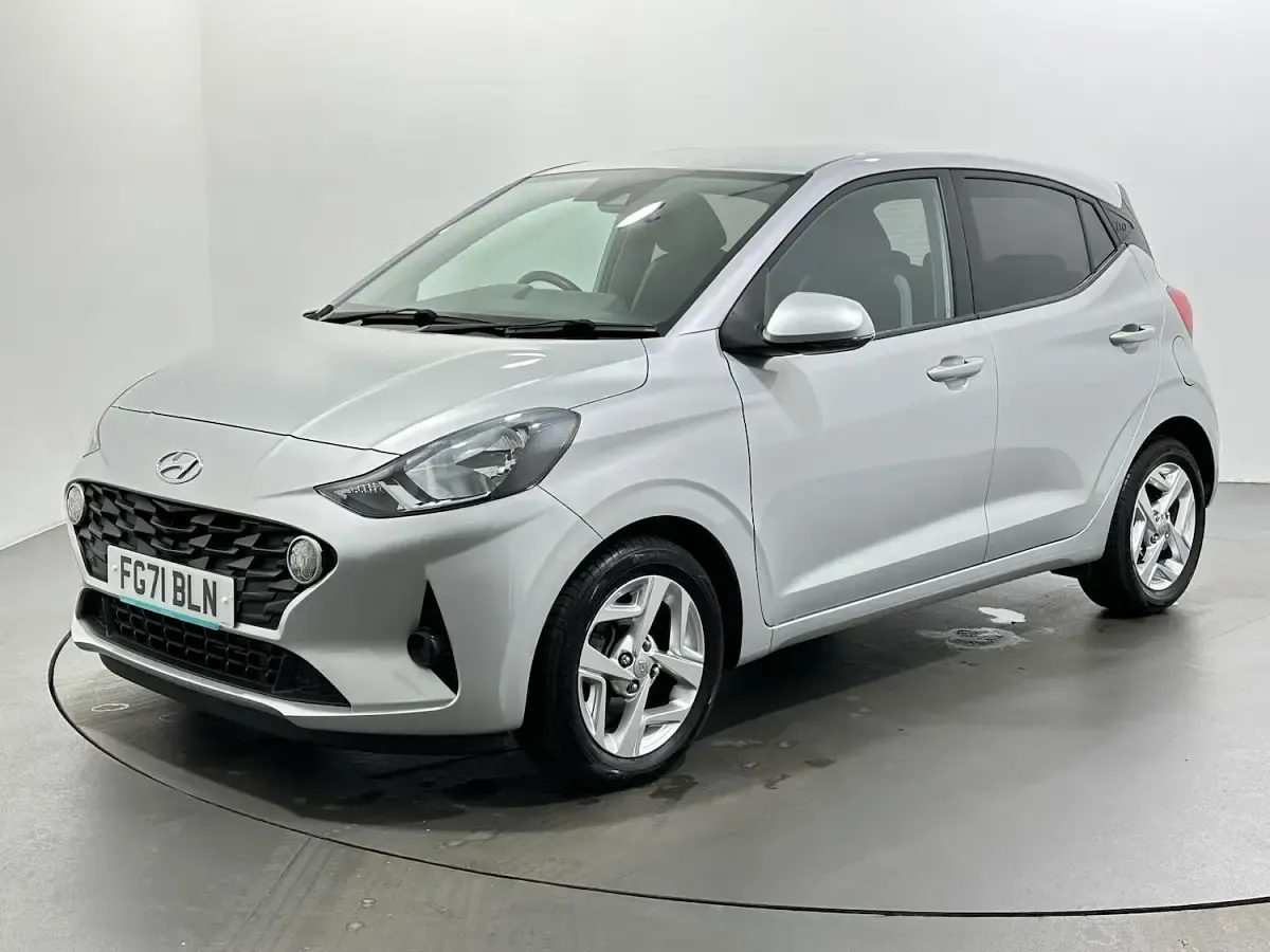 Used Hyundai i10 SE 84 HP (61 kW) 2021 Silver Hatchback