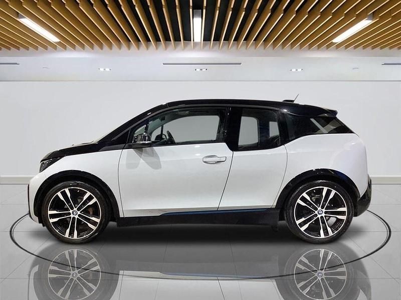 Begagnad BMW i3 Comfort Edition 135 kW (184 HK) 2021 Vit Halvkombi