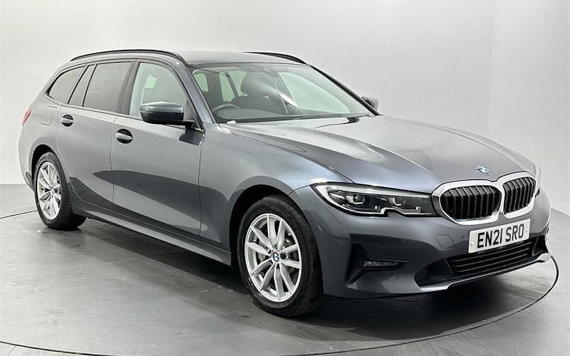 Used 2022 BMW 330e Estate | £16,233 (Fair price) - Image 1/3