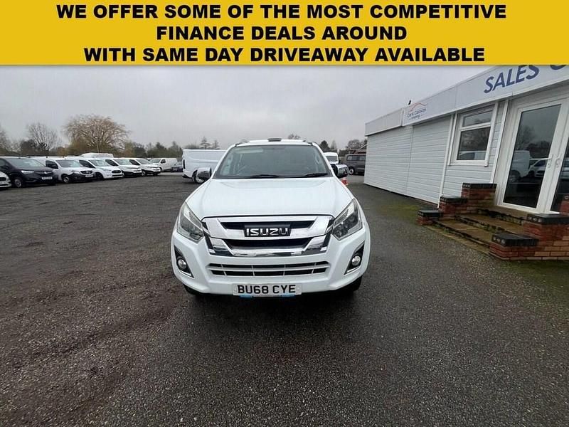 Used Isuzu Pick up 164 HP (120 kW) 2018 White Pickup