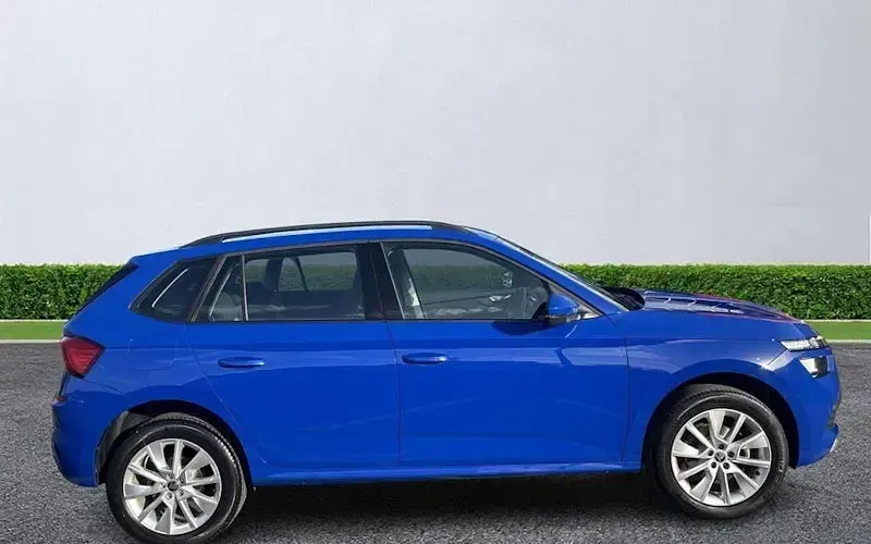 Used Skoda Kamiq SE 95 HP (69 kW) 2023 Blue SUV