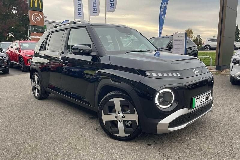 Black New 2025 Hyundai Inster Hatchback | £19,988 (Good price) - Image 1/3