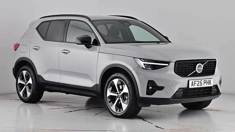 Vapour grey Used 2025 Volvo XC40 Plus SUV | £33,195 (Fair price) - Image 1/4