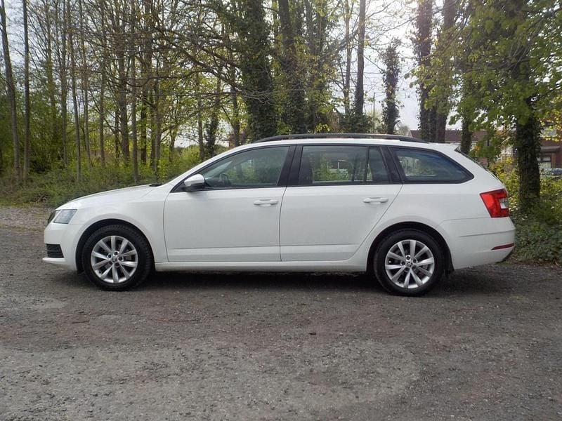 Used Skoda Octavia 116 HP (85 kW) 2019 White Estate
