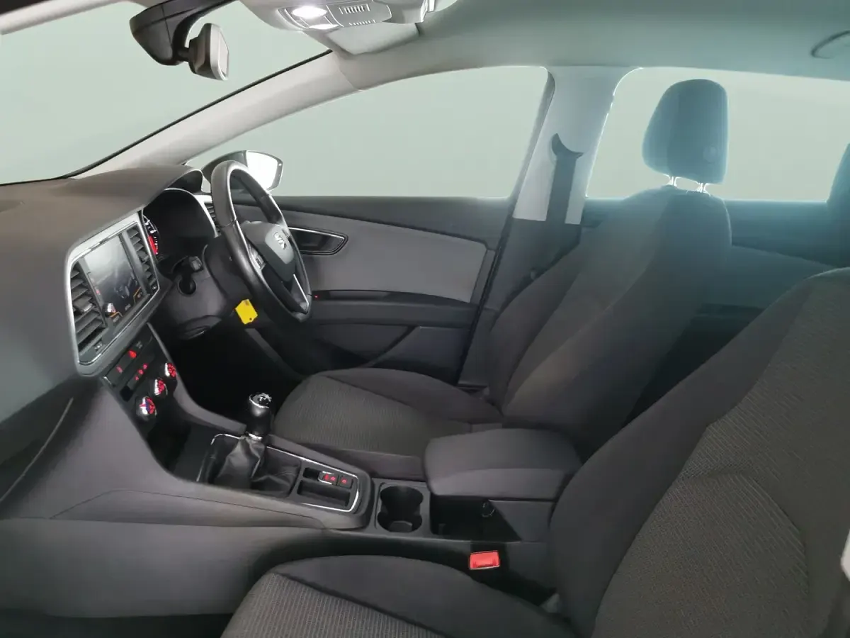 Used Seat Leon ST SE Dynamic 110 HP (80 kW) 2017 Grey Estate