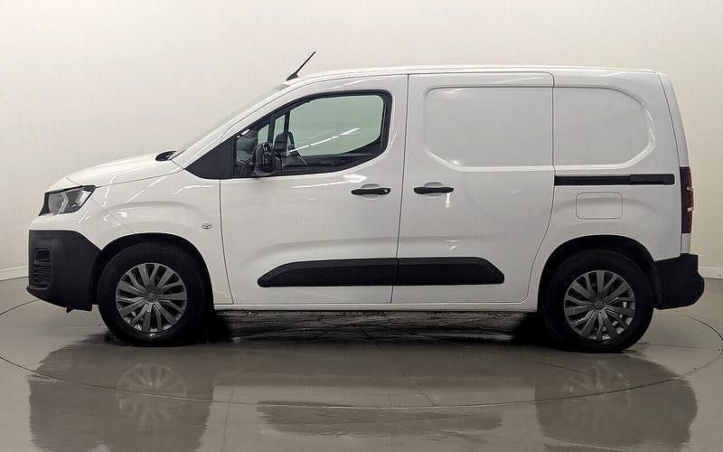 Used Peugeot E-Partner Premium 100 kW (136 HP) 2022 Bianca white MPV