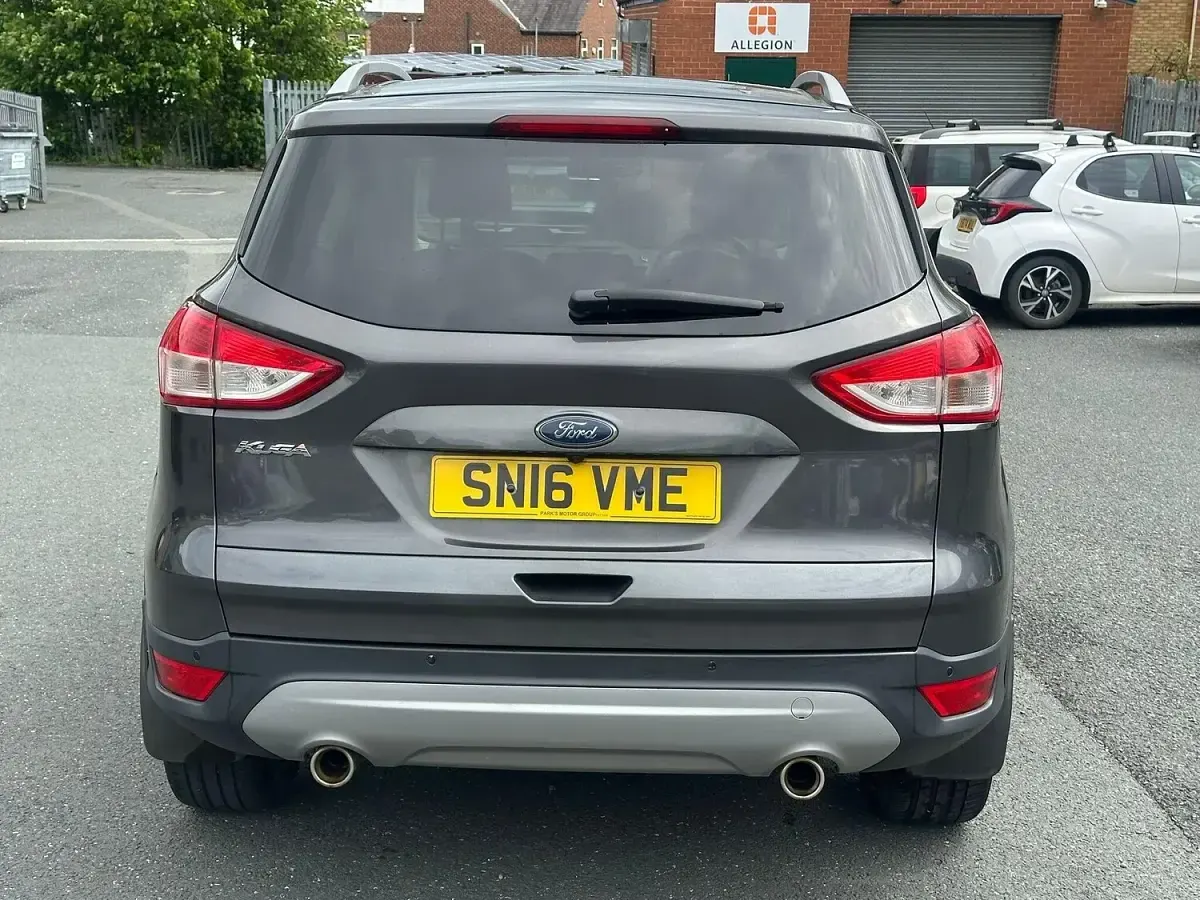 Used Ford Kuga Titanium 180 HP (132 kW) 2016 Grey SUV